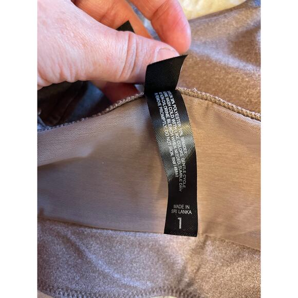 Torrid Sports Bra Brown Cross Front Detail & Adjustable Spaghetti Straps 1 (1X) - Picture 8 of 9